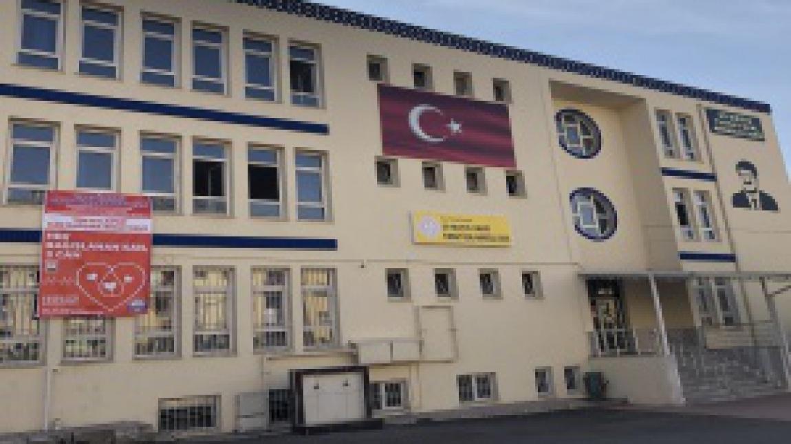 20 Mayıs Vakfı Turgut Özal Anadolu Lisesi Fotoğrafı